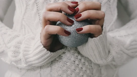 Pandemia en Navidad: cómo afrontar el miedo a ómicron y sentirnos mejor mentalmente Pandemia en Navidad: cómo afrontar el miedo a ómicron y sentirnos mejor mentalmente