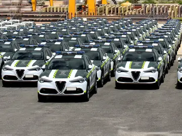 La Guardia Civil apuesta por lo italiano tras añadir más de 300 Alfa Romeo Stelvio a sus filas La Guardia Civil apuesta por lo italiano tras añadir más de 300 Alfa Romeo Stelvio a sus filas