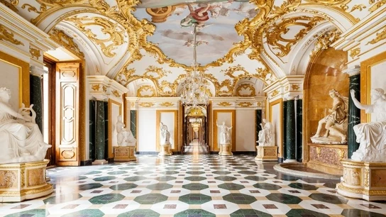 Sala de Mármoles en el Palacio Real de La Granja Sala de Mármoles en el Palacio Real de La Granja