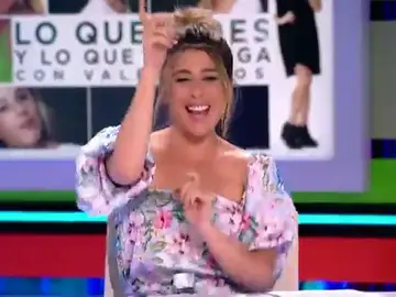 Desde sus despistes en directo, a su canción sobre sus haters: los momentos de Valeria Ros más divertidos de Zapeando 2021