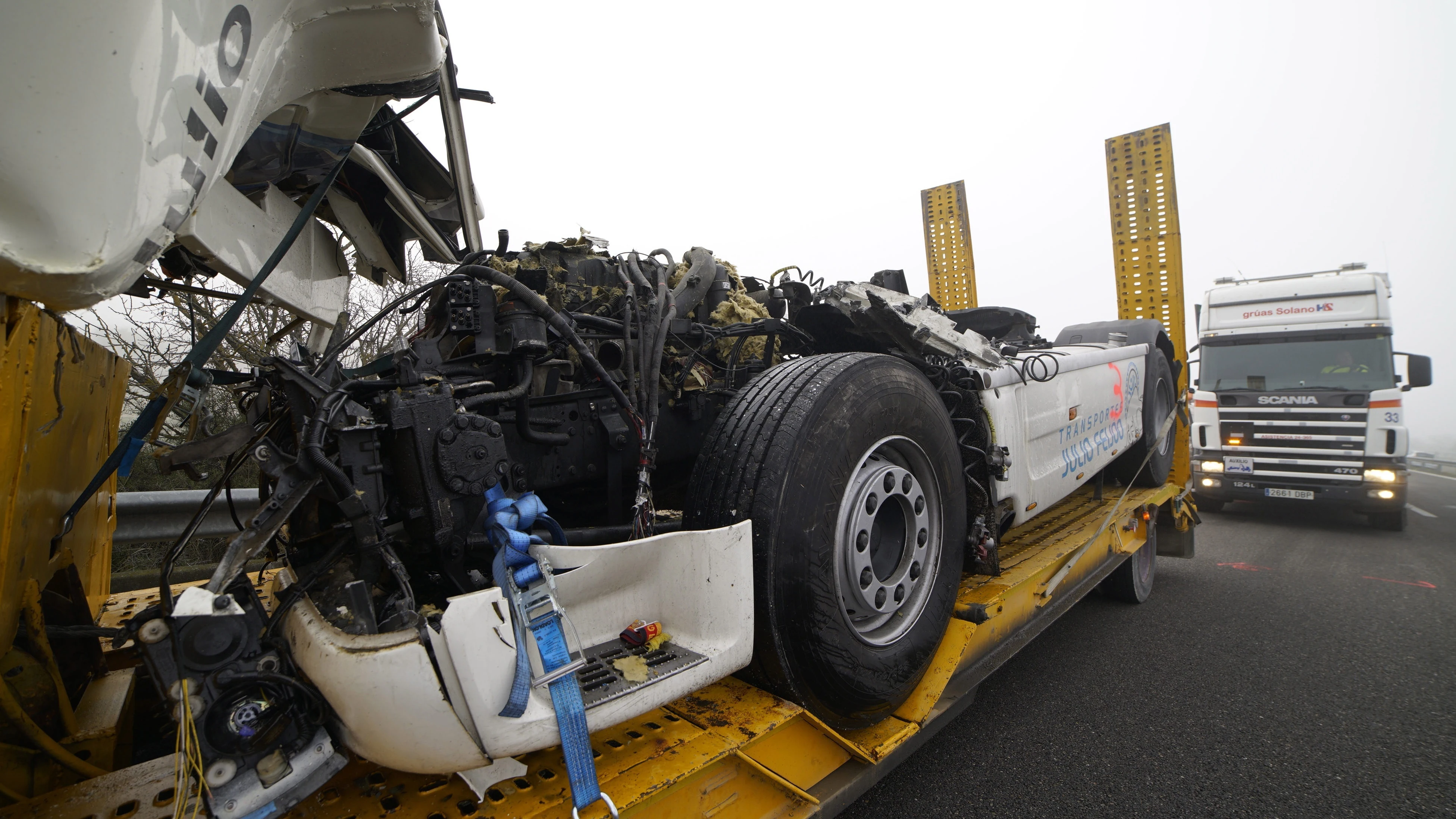 Uno de los vehículos afectados en los accidentes múltiples en la autopista AP-2, en Castelldans (Lleida)