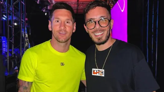 Messi, con el DJ Fer Palacio Messi, con el DJ Fer Palacio