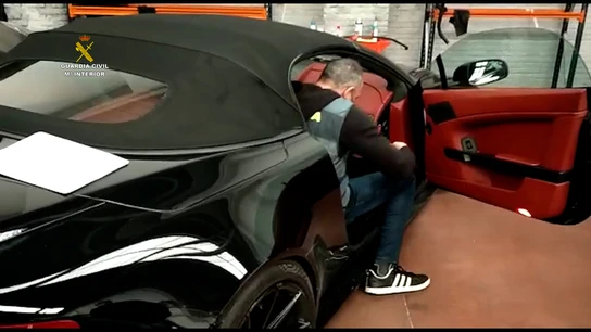 Momento de la operación Bitdrop contra un estafador con falsas inversiones en criptomonedas Momento de la operación Bitdrop contra un estafador con falsas inversiones en criptomonedas