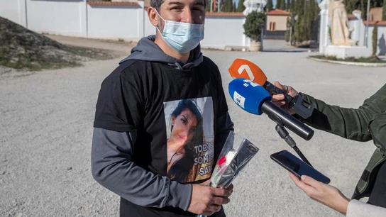 Portavoz familiar y expareja de la fallecida, Ezequiel Nicolás La familia de mujer fallecida tras una lipoescultura denuncia al cirujano por homicidio