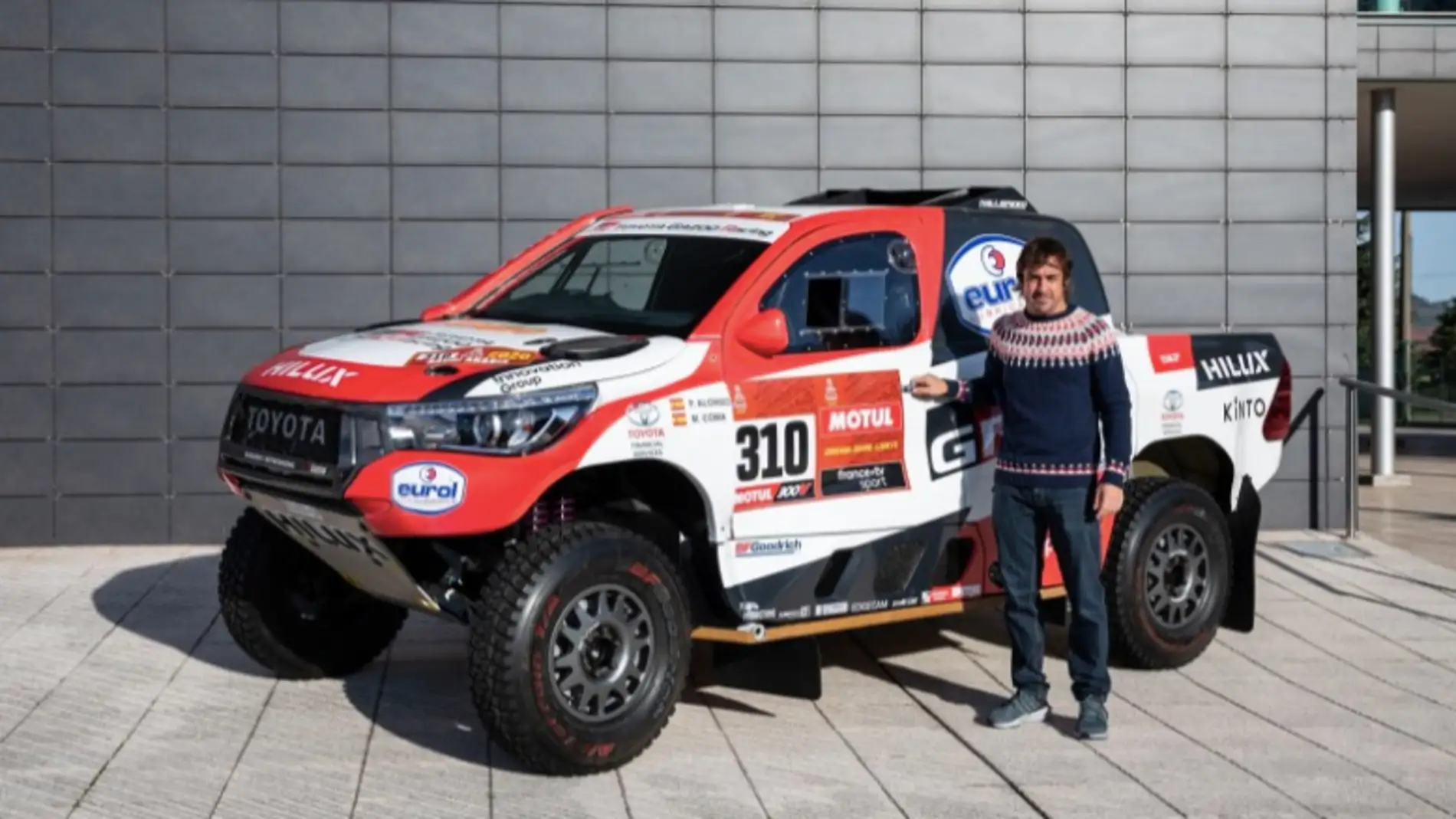 El Toyota Hilux Dakar pasa a formar parte del Museo y Circuito Fernando Alonso