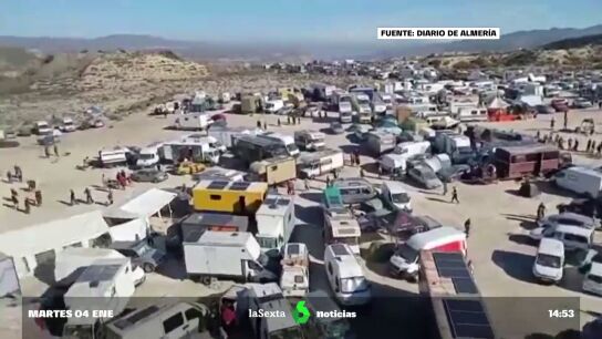 La Guardia Civil trabaja desde hace dos d&iacute;as en el desalojo de una 'rave' ilegal en Almer&iacute;a