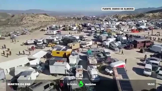 La Guardia Civil trabaja desde hace dos días en el desalojo de una 'rave' ilegal en Almería La Guardia Civil trabaja desde hace dos días en el desalojo de una 'rave' ilegal en Almería