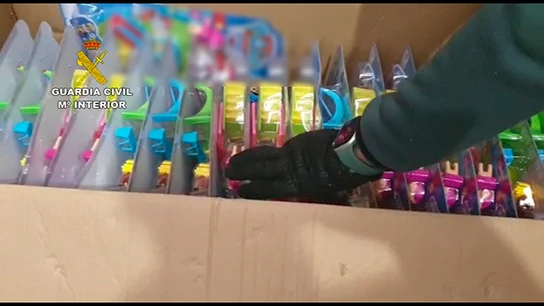 Intervienen 145.657 juguetes peligrosos para la salud de los niños en Pinto (Madrid) Intervienen 145.657 juguetes peligrosos para la salud de los niños en Pinto (Madrid)