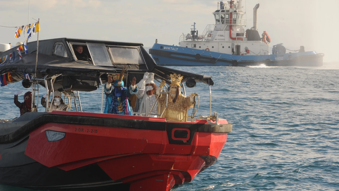 Los Reyes Magos saludan a su llegada a Barcelona (2021) Los Reyes Magos saludan a su llegada a Barcelona (2021)