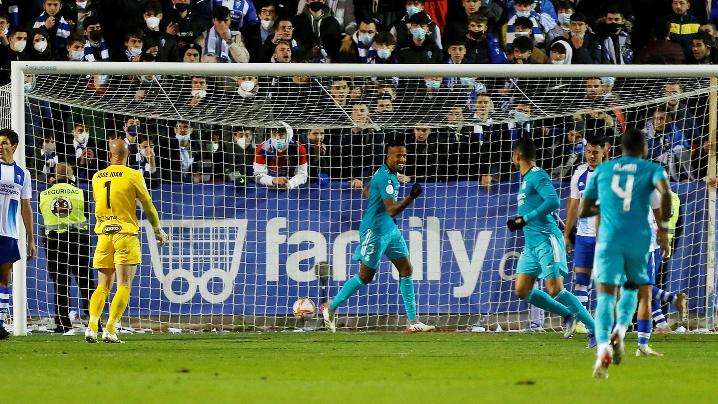 Militao marca ante el Alcoyano en Copa del Rey Militao marca ante el Alcoyano en Copa del Rey