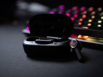 JBL presenta unos auriculares perfectos para 'gamers'