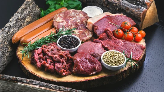 Te sobra medio kilo de carne a la semana (o más): cada español come entre el doble y el triple de la recomendada por autoridades y expertos Te sobra medio kilo de carne a la semana (o más): cada español come entre el doble y el triple de la recomendada por autoridades y expertos