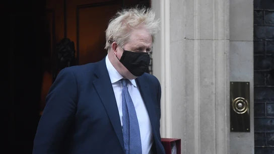 El primer ministro británico, Boris Johnson, a la salida de su residencia oficial en el número 10 de Downing Street. El primer ministro británico, Boris Johnson, a la salida de su residencia oficial en el número 10 de Downing Street.