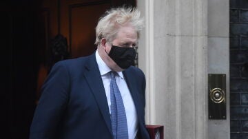 El primer ministro británico, Boris Johnson, a la salida de su residencia oficial en el número 10 de Downing Street.