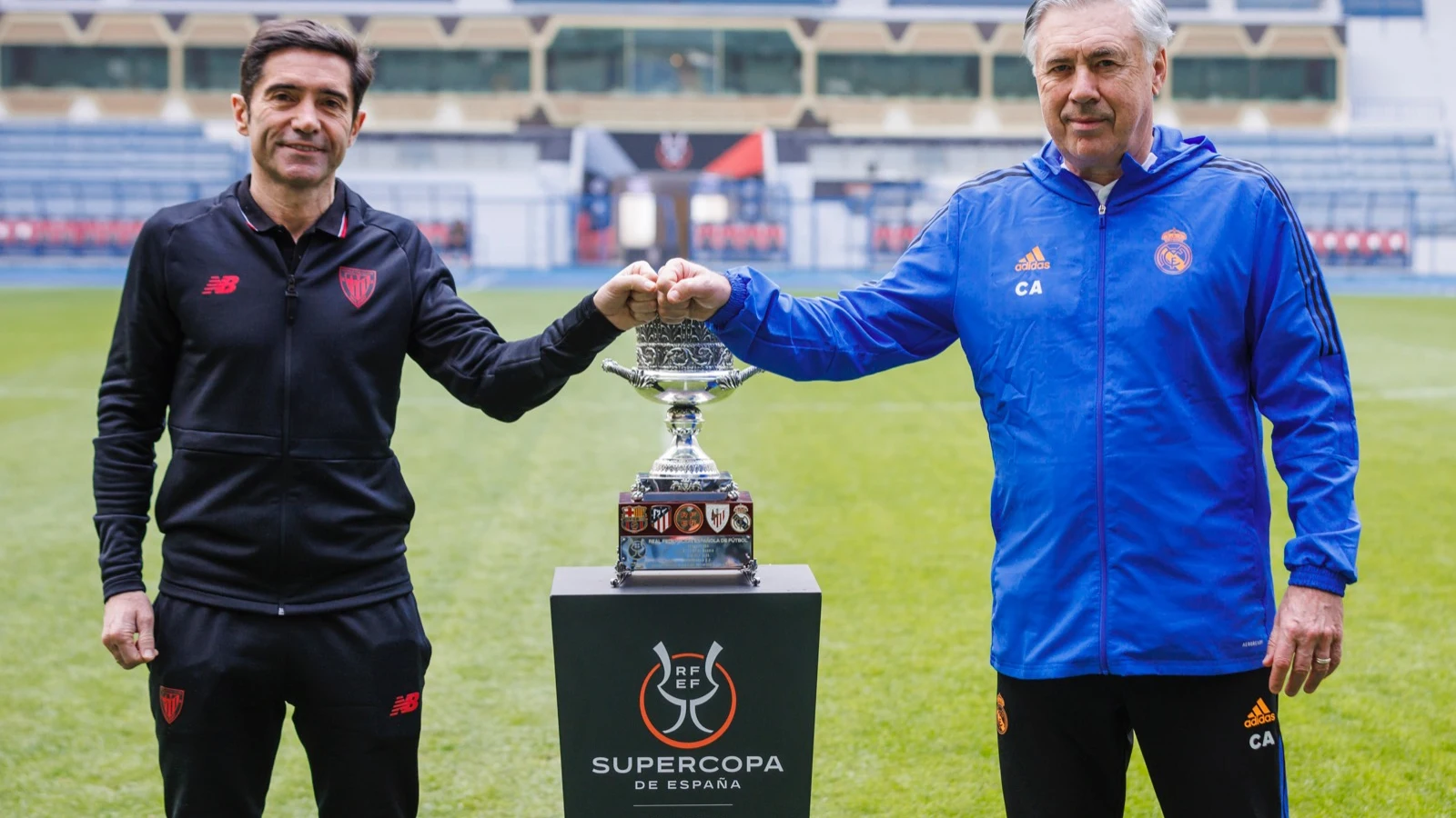 Marcelino y Ancelotti, con la Supercopa de España