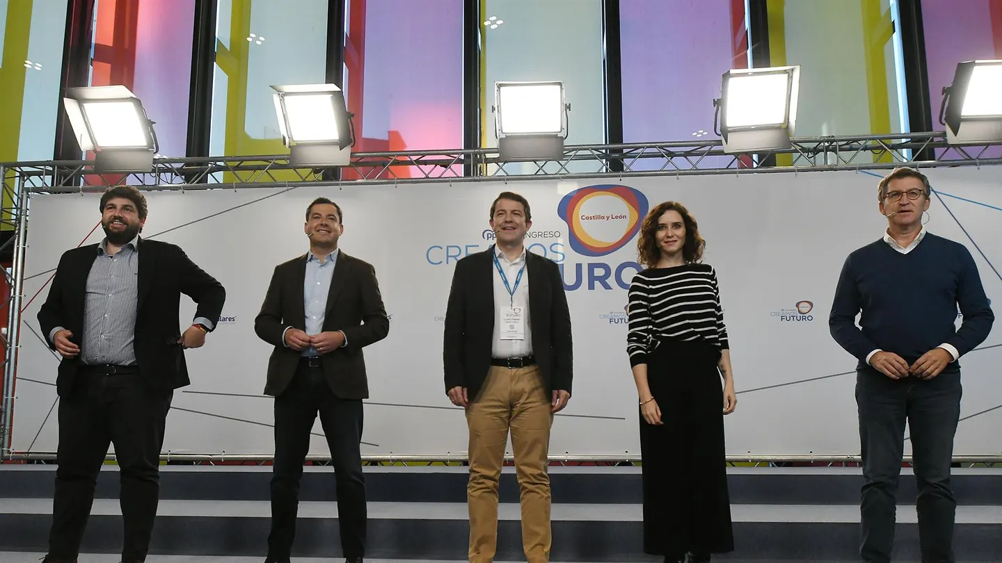 Fernando López Miras, Juanma Moreno, Alfonso Fernández Mañueco, Isabel Díaz Ayuso y Alberto Núñez Feijóo Fernando López Miras, Juanma Moreno, Alfonso Fernández Mañueco, Isabel Díaz Ayuso y Alberto Núñez Feijóo