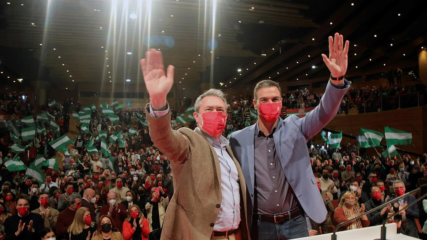Juan Espadas y Pedro Sánchez, en Granada durante la presentación de la candidatura del secretario general del PSOE-A Juan Espadas y Pedro Sánchez, en Granada durante la presentación de la candidatura del secretario general del PSOE-A