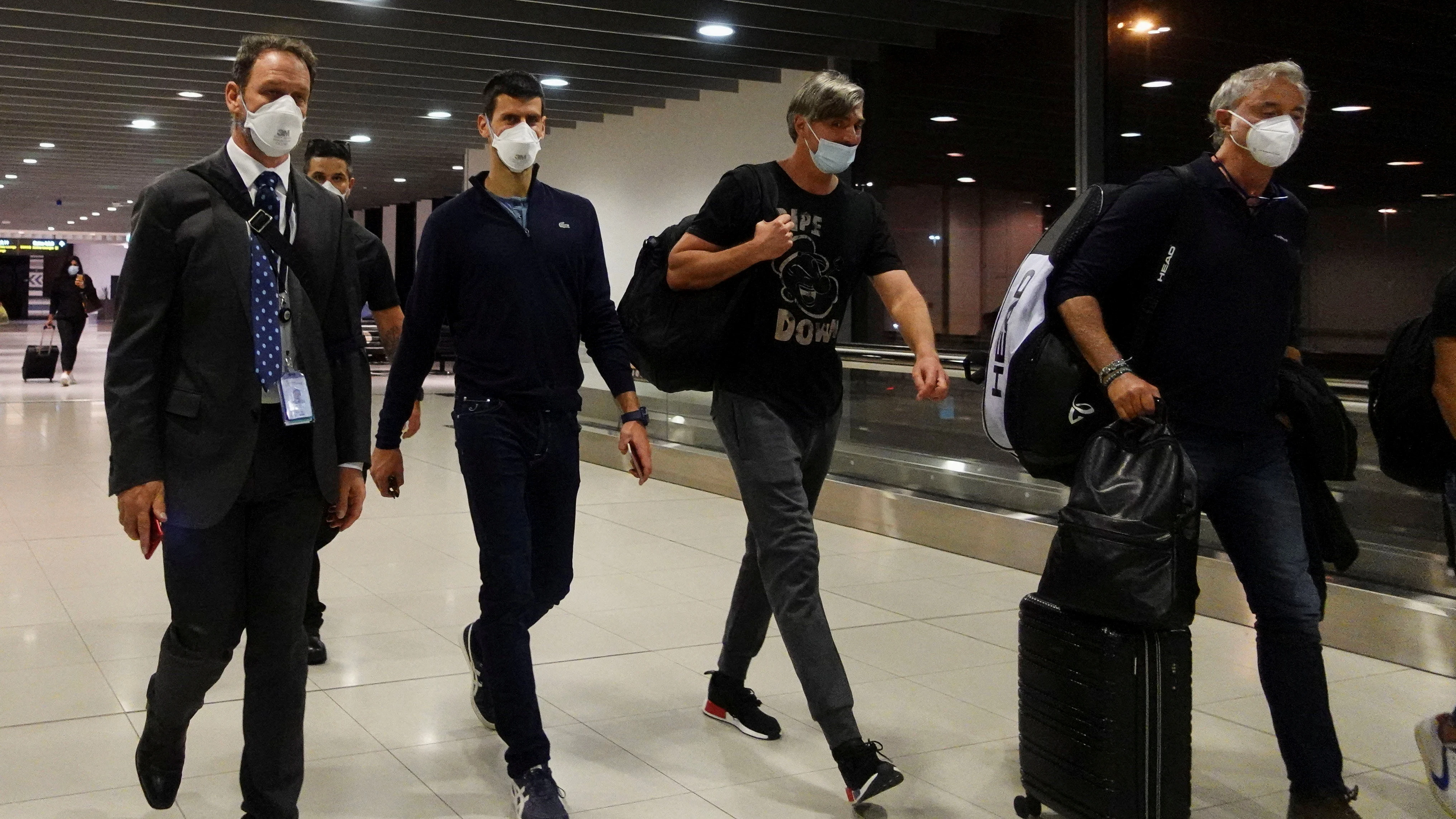 Novak Djokovic, en el aeropuerto de Melbourne