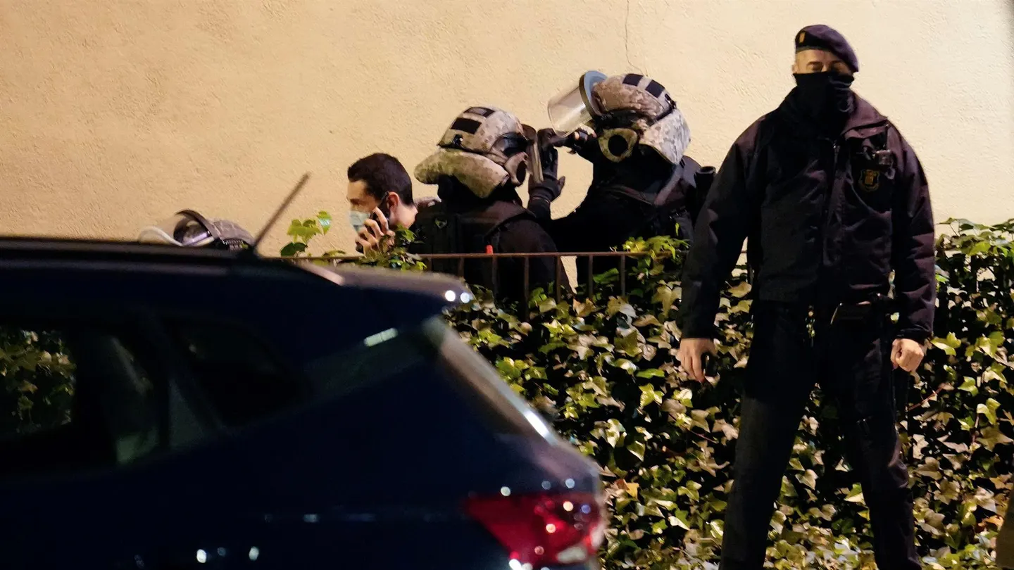 Dispositivo de los Mossos para encontrar al autor del tiroteo en Barcelona que dejó dos heridos Dispositivo de los Mossos para encontrar al autor del tiroteo en Barcelona que dejó dos heridos