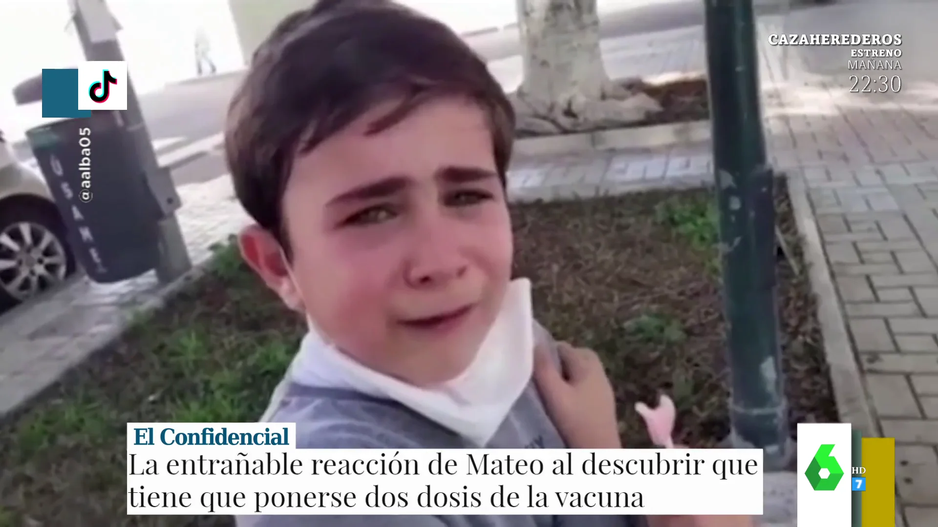 La tierna reacción de un niño cuando su madre le desvela que se debe vacunar dos veces del COVID