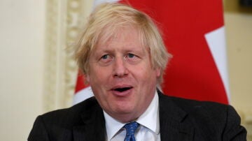 El exasesor clave de Boris Johnson asegura que el primer ministro miente y que autorizó al menos una de las fiestas