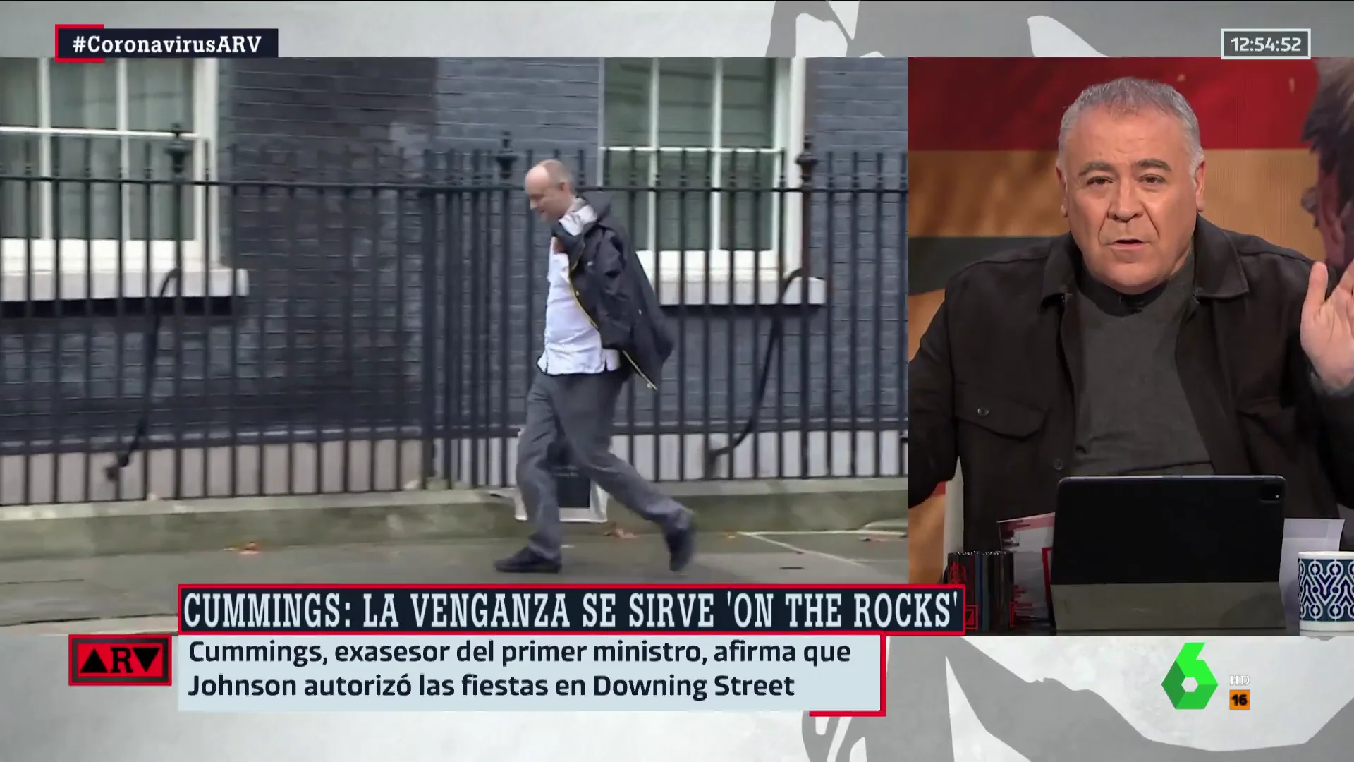 Ferreras, sobre Johnson y las fiestas en Downing Street: "Pachá parece un monasterio cisterciense a su lado"