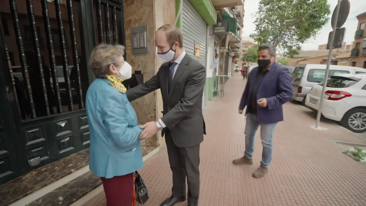 "Que no se enteren los vecinos que si no me raptan": así recibe una heredera a Jalis de la Serna