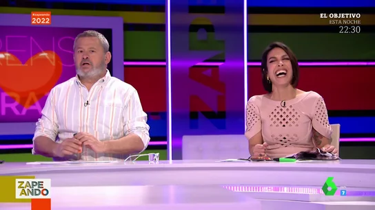 La picante pregunta de Dani Mateo que descoloca a Lorena Castell y Valeria Ros en directo: "Miki Nadal, ¿empotrador o no?" La picante pregunta de Dani Mateo que descoloca a Lorena Castell y Valeria Ros en directo: "Miki Nadal, ¿empotrador o no?"