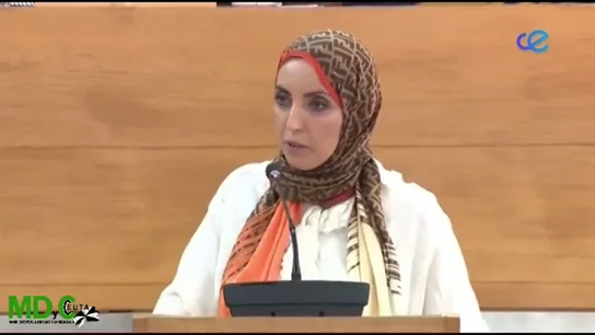 Así responde la concejal ceutí Fátima Hamed al nuevo ataque racista de Vox: "Soy muy mora y muy española, y con mucho orgullo" Así responde la concejal ceutí Fátima Hamed al nuevo ataque racista de Vox: "Soy muy mora y muy española, y con mucho orgullo"