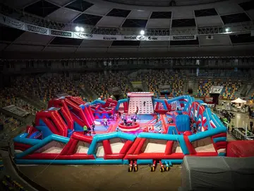 Abre el parque hinchable más grande del mundo en Madrid Abre el parque hinchable más grande del mundo en Madrid