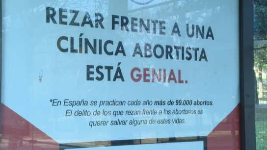 Córdoba no eliminará los carteles que animan a rezar frente a las clínicas de aborto de las marquesinas municipales Córdoba no eliminará los carteles que animan a rezar frente a las clínicas de aborto de las marquesinas municipales