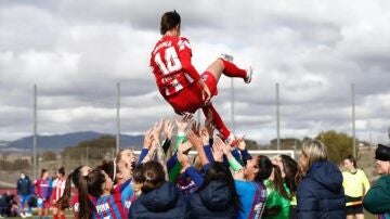 Virginia Torrecilla, emocionada y manteada tras su regreso al fútbol: "Esto acaba de empezar"