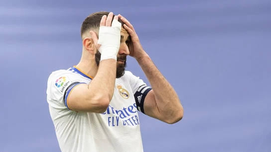 Benzema, con las manos en la cabeza Benzema, con las manos en la cabeza