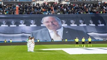 Homenaje del Real Madrid a Paco Gento