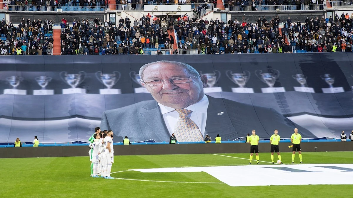 Homenaje del Real Madrid a Paco Gento