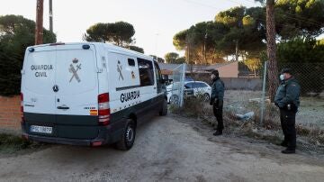 La Guardia Civil accede al chalet de Ramón 'El Manitas', detenido por la desaparición de Esther