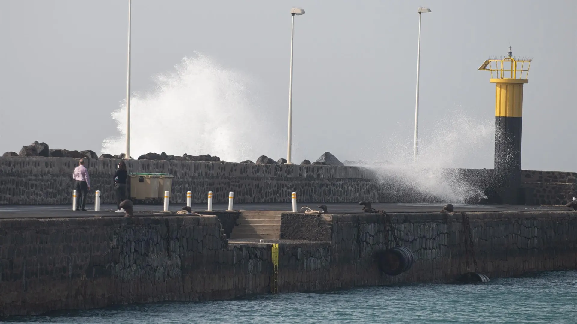 Escolleras del puerto de La Cebolla, en Arrecife (Lanzarote)