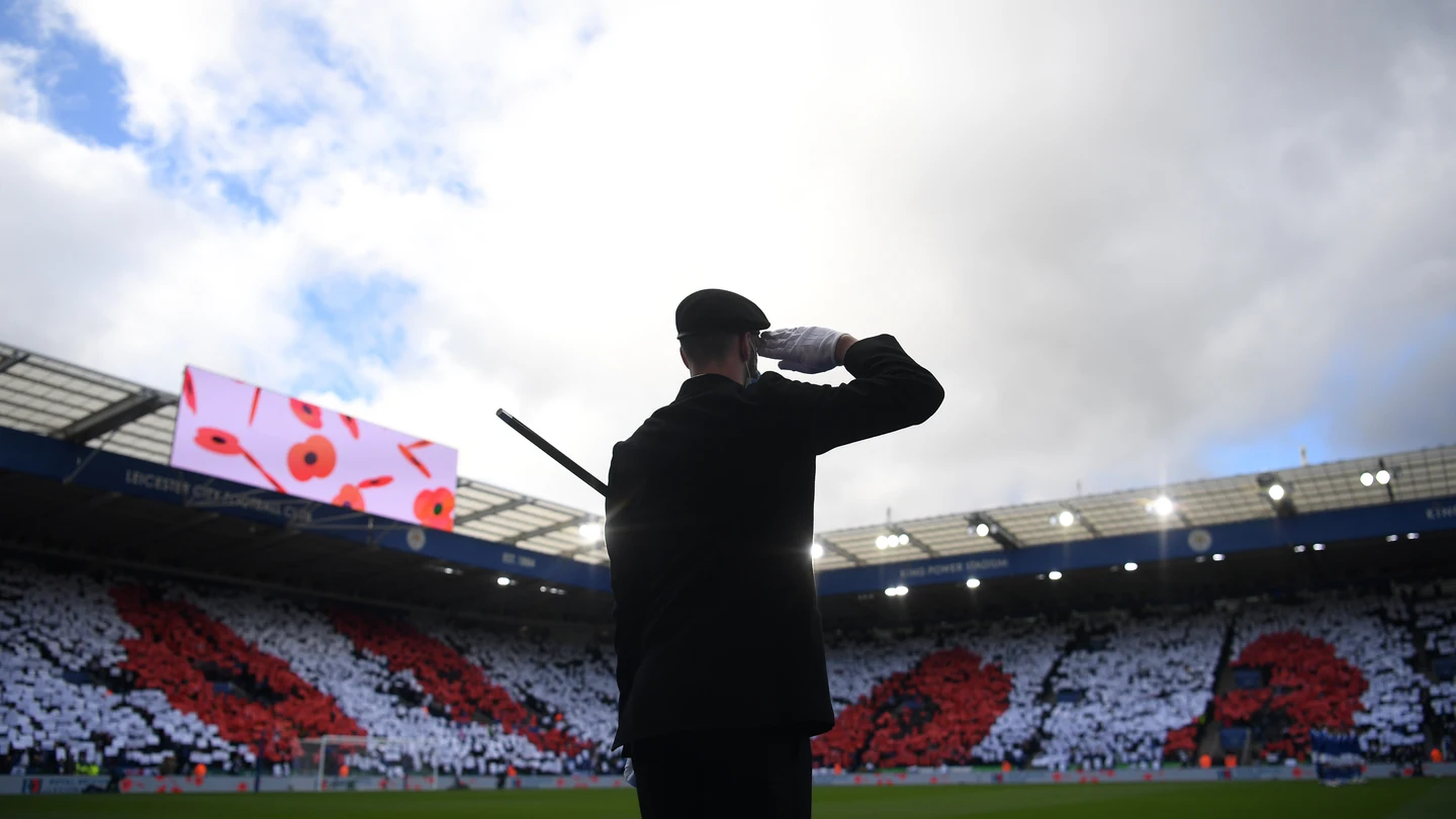 Un soldado durante un partido de la Premier League Un soldado durante un partido de la Premier League
