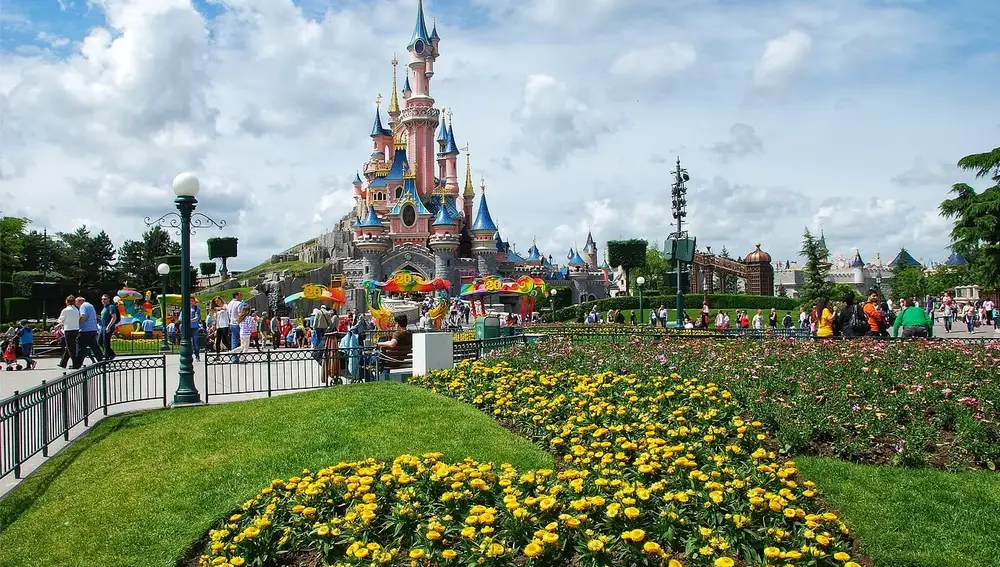 Castillo de la Bella Durmiente de Disneyland París: historia y datos curiosos que debes conocer