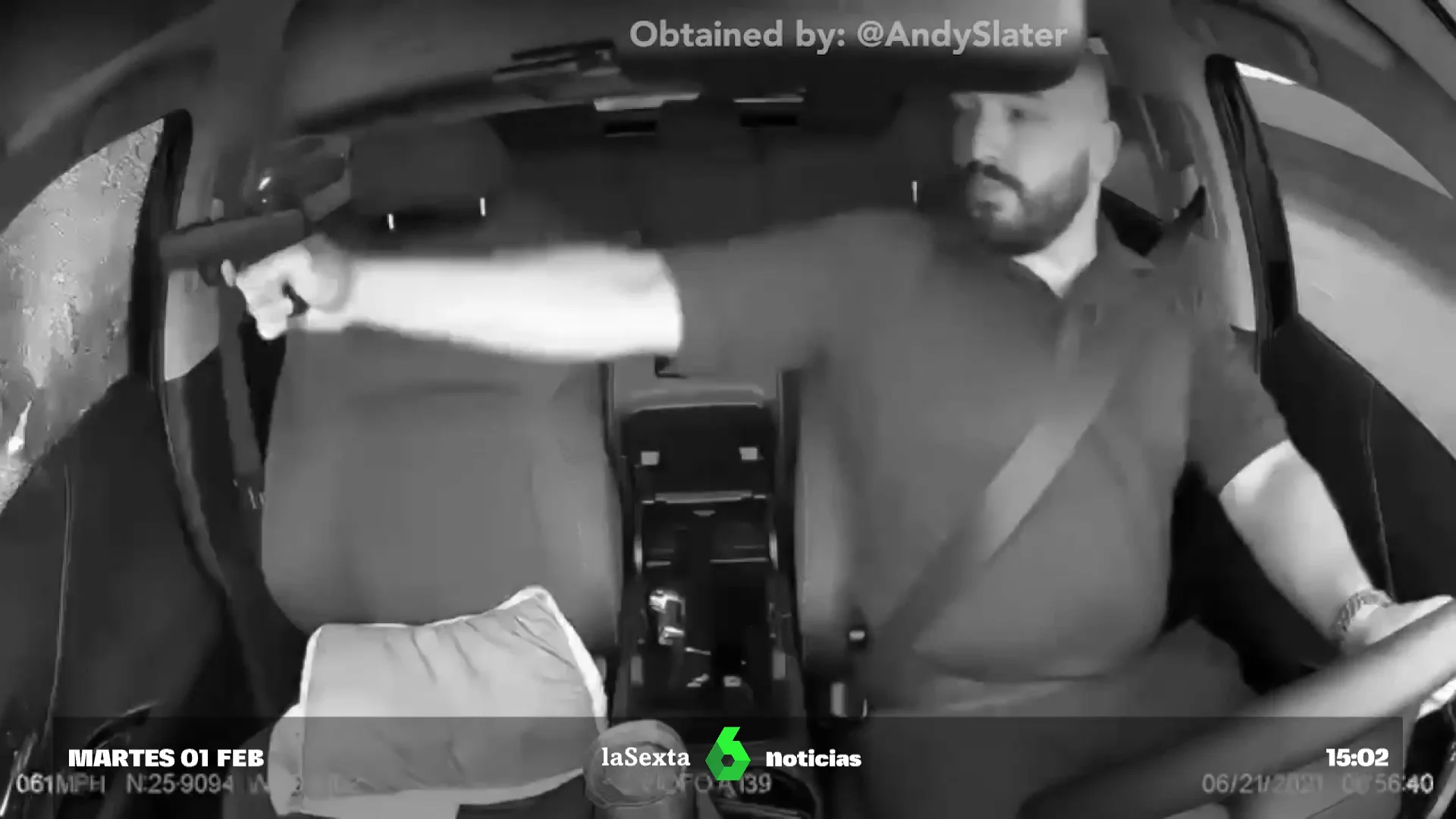 Aterrador tiroteo en una autopista: dispara hasta once veces al conductor que quería adelantarlo en Miami (Florida) Aterrador tiroteo en una autopista: dispara hasta once veces al conductor que quería adelantarlo en Miami (Florida)