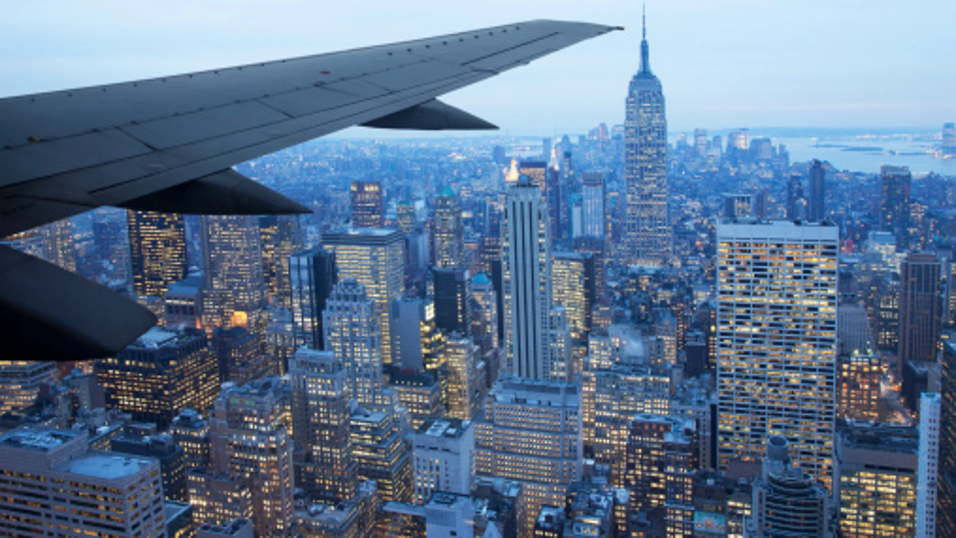 Por el viaje de ida en avión a Nueva York es más largo el de vuelta, si es la misma distancia?