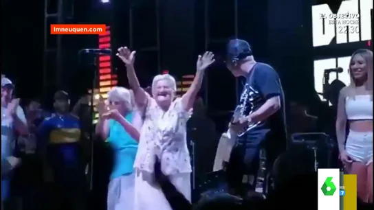 Los asombrosos bailes de dos ancianas en las fiestas patronales de Paraguay Los asombrosos bailes de dos ancianas en las fiestas patronales de Paraguay