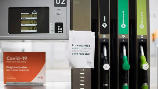 Imagen de una gasolinera Imagen de una gasolinera