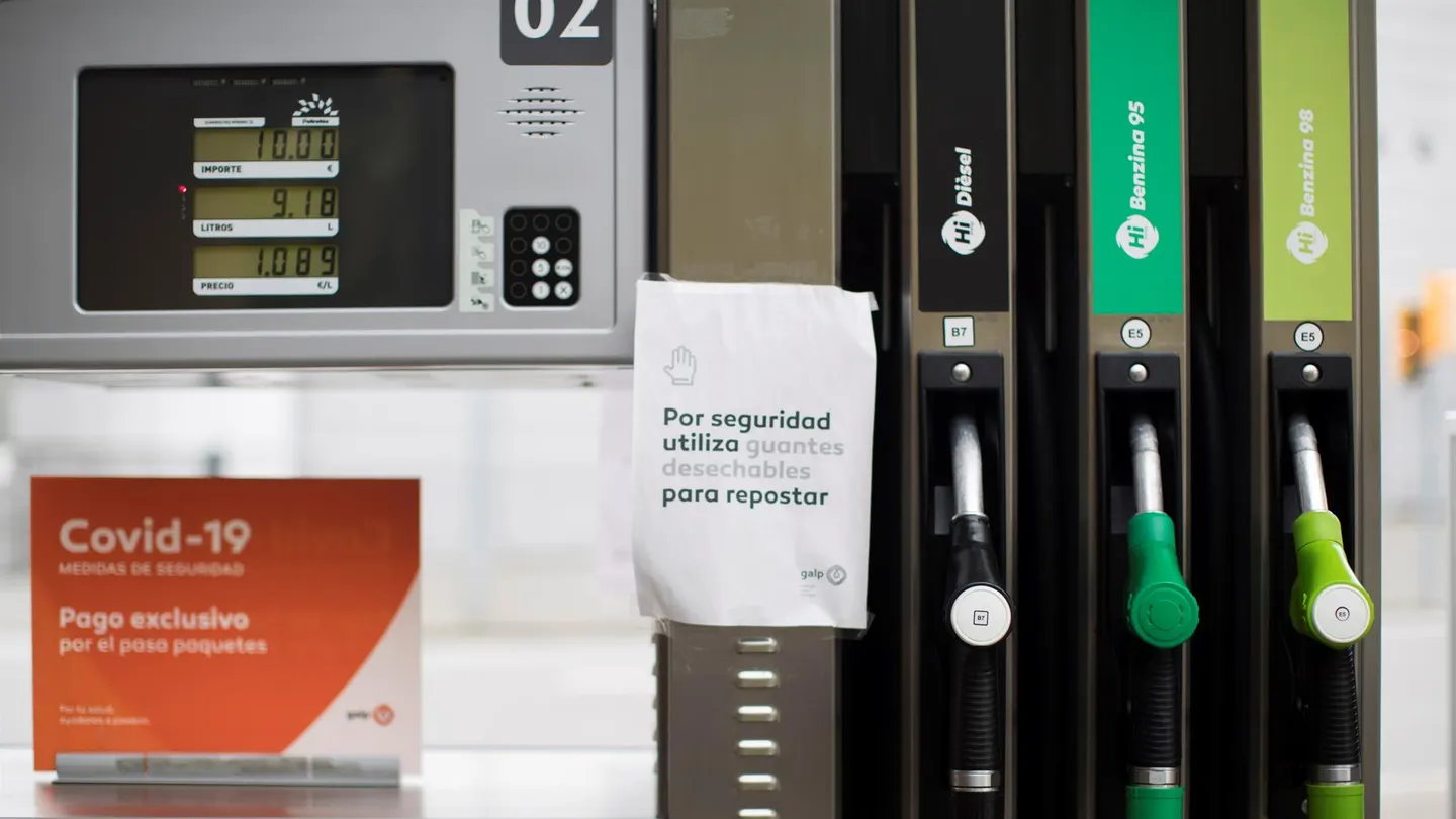 Imagen de una gasolinera Imagen de una gasolinera