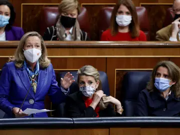 Las tres vicepresidentas, Nadia Calviño, Yolanda Díaz y Teresa Ribera, en el Congreso de los Diputados