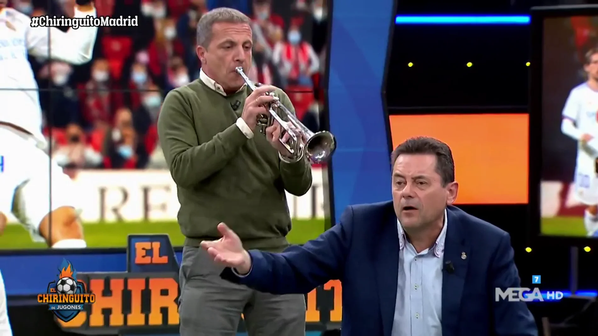 Iba para momentazo, pero... Cristóbal Soria y su trompeta a lo Villalibre que ni inmutó a Tomás Roncero en 'El Chiringuito'