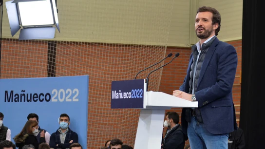 Casado acusa a Sánchez de presiones y subasta de votos y tacha a Zapatero de "personaje nefasto" Casado acusa a Sánchez de presiones y subasta de votos y tacha a Zapatero de "personaje nefasto"