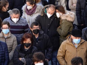Los vecinos de Traspinedo guardan un minuto de silencio en recuerdo de Esther López