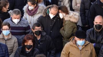 Los vecinos de Traspinedo guardan un minuto de silencio en recuerdo de Esther López