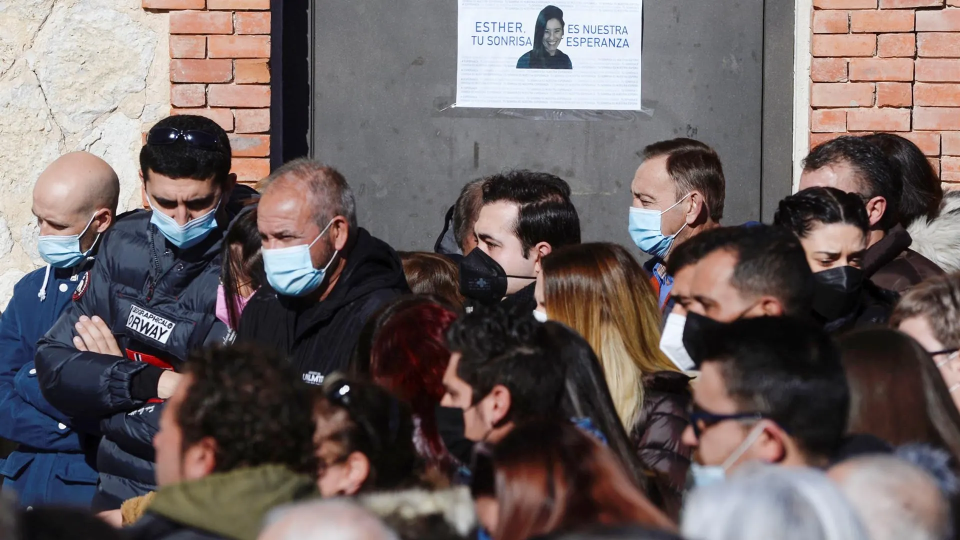 Los vecinos de Traspinedo guardan un minuto de silencio en recuerdo de Esther López